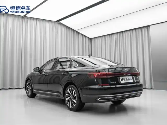Volkswagen Passat — Фото автомобиля 7