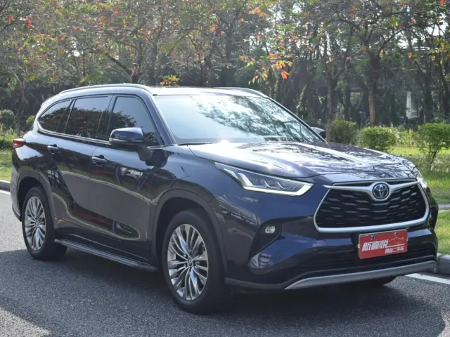 Toyota Highlander — Фото автомобиля 3