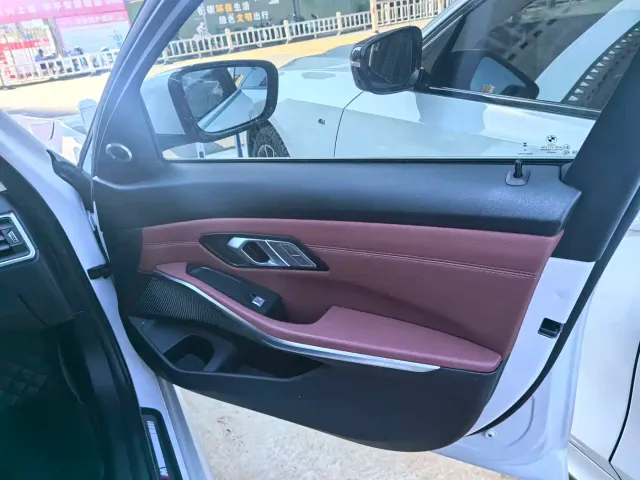 BMW 3 Series — Фото автомобиля 27