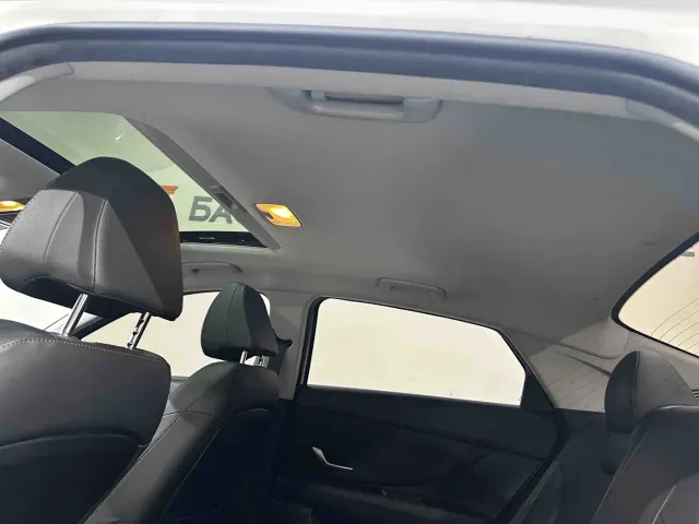 Hyundai Elantra — Фото автомобиля 25