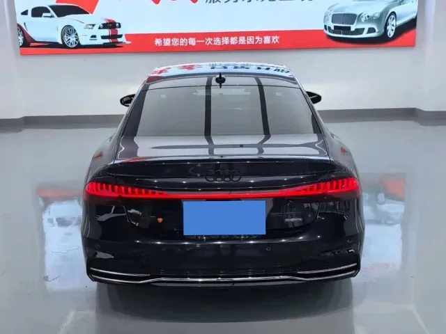 Audi A7L — Фото автомобиля 4