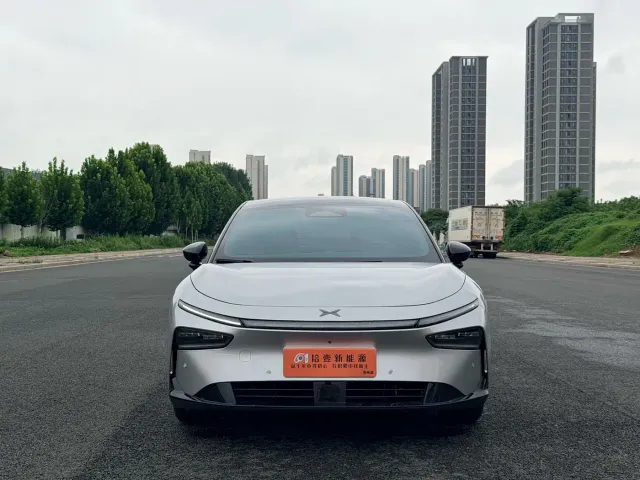 Xpeng P7+ — Фото автомобиля 2