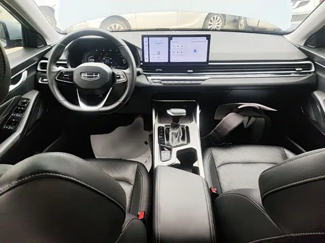 Geely Emgrand — Фото автомобиля 9