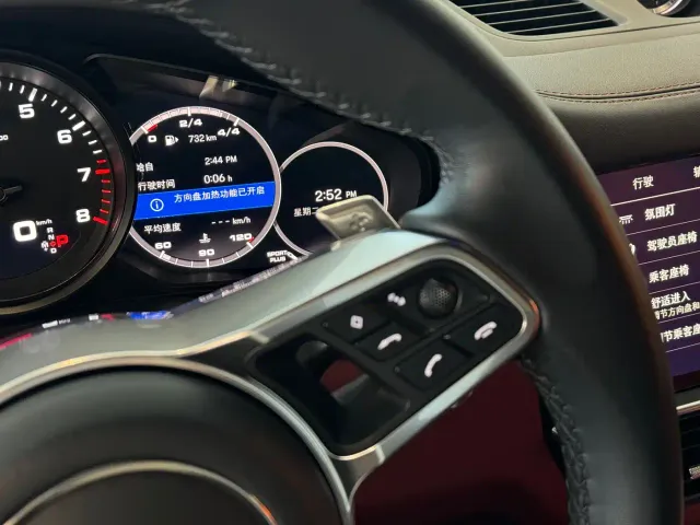 Porsche Cayenne — Фото автомобиля 16