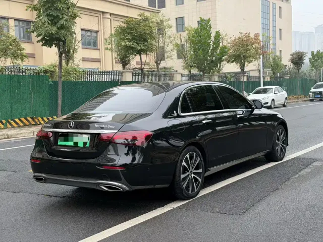 Mercedes-Benz E-Class — Фото автомобиля 7