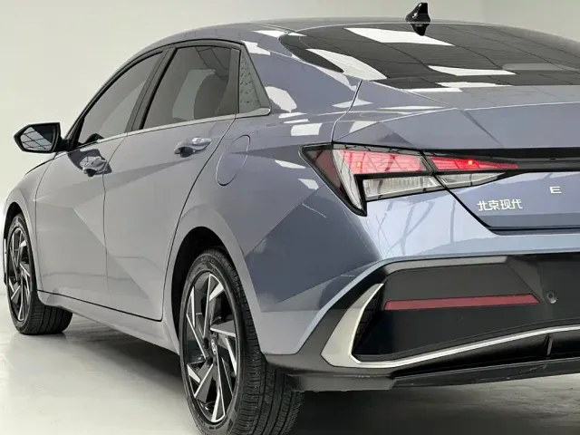 Hyundai Elantra — Фото автомобиля 8