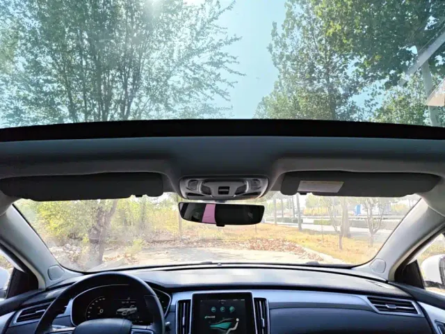 Roewe i6 MAX EV — Фото автомобиля 17