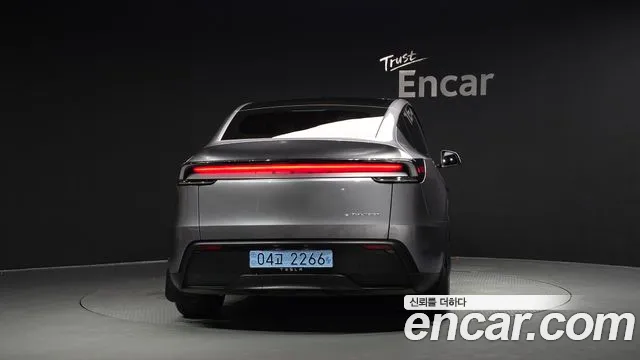 Tesla Model Y — Фото автомобиля 3
