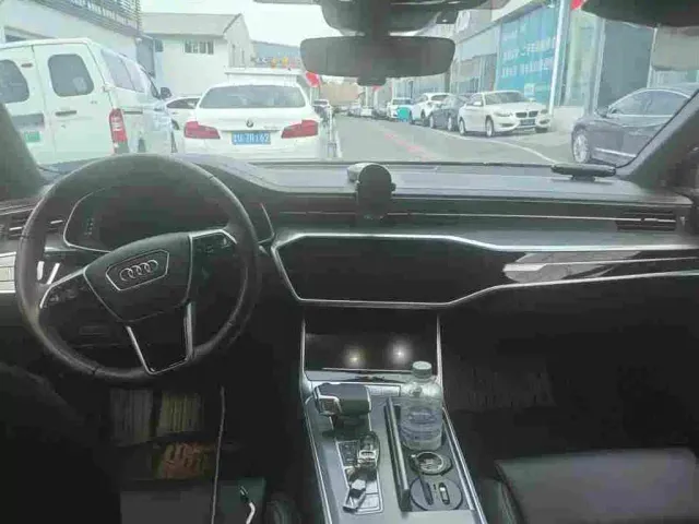 Audi A6L — Фото автомобиля 3