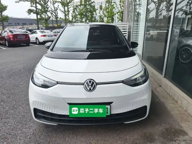 Volkswagen ID.3 — Фото автомобиля 2