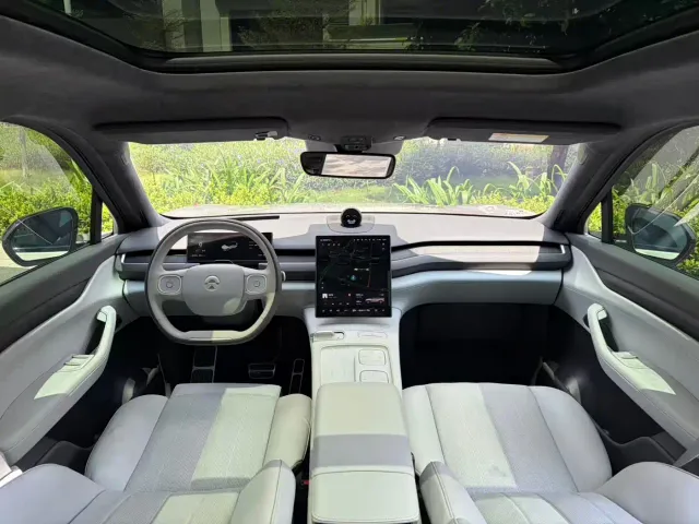 Nio ES8 — Фото автомобиля 20