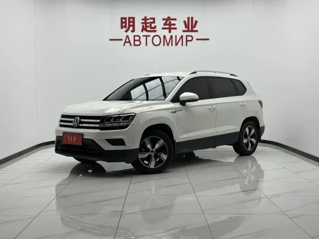 Фотография автомобиля — Volkswagen Tharu
