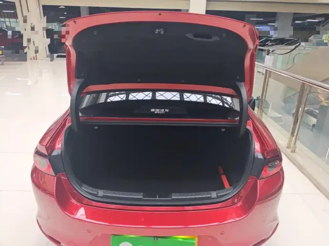 Mazda Axela — Фото автомобиля 18
