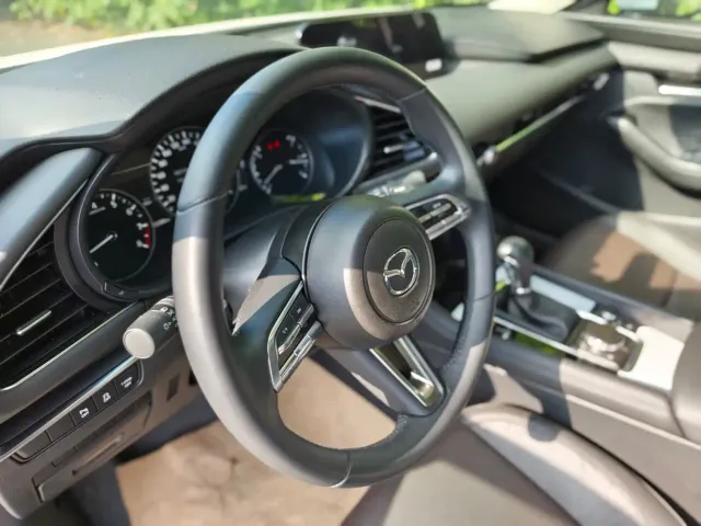 Mazda Axela — Фото автомобиля 5