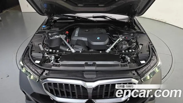 BMW 5 Series G60 — Фото автомобиля 9