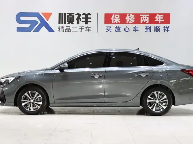 Changan Eado — Фото автомобиля 4