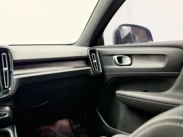Volvo C40 — Фото автомобиля 12