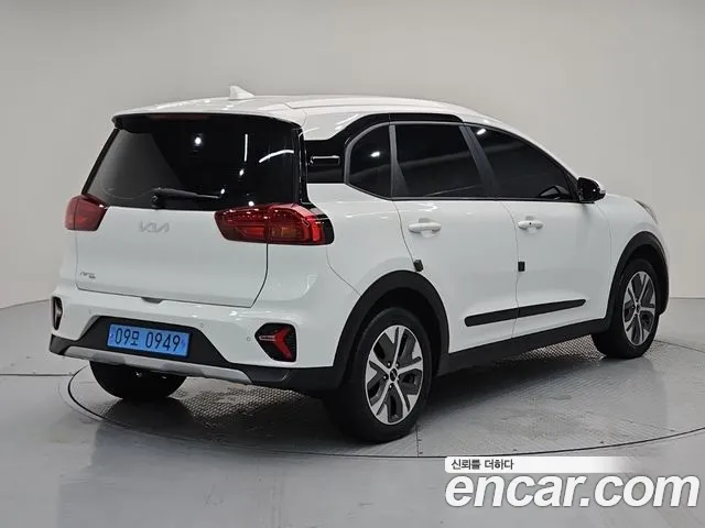 Kia Niro — Фото автомобиля 4