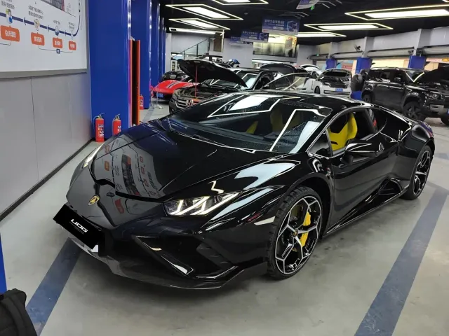 Фотография автомобиля — Lamborghini Huracan