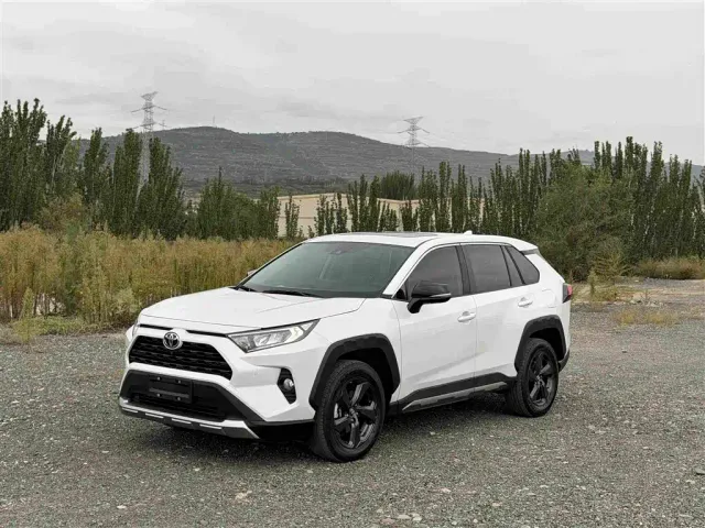 Фотография автомобиля — Toyota RAV4