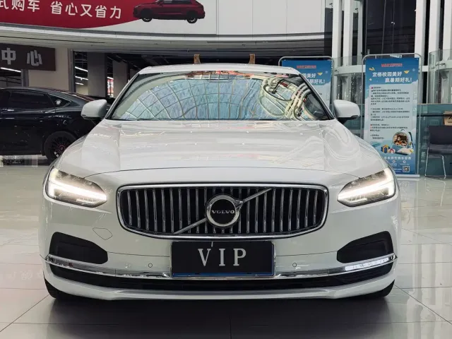 Volvo S90 — Фото автомобиля 2