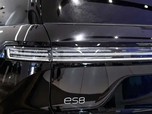 Nio ES8 — Фото автомобиля 11