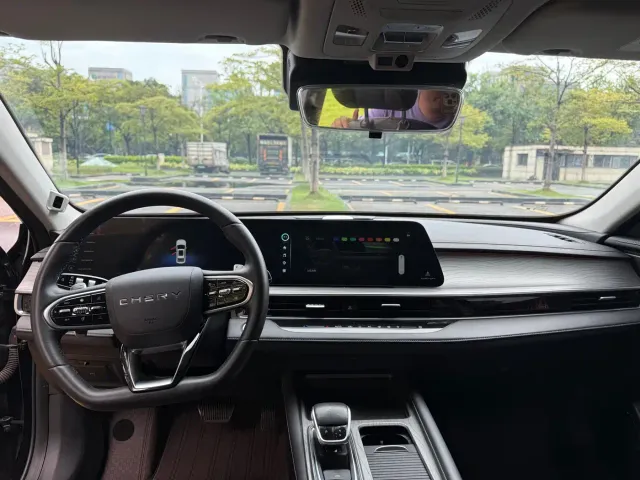 Chery Arrizo 8 — Фото автомобиля 6