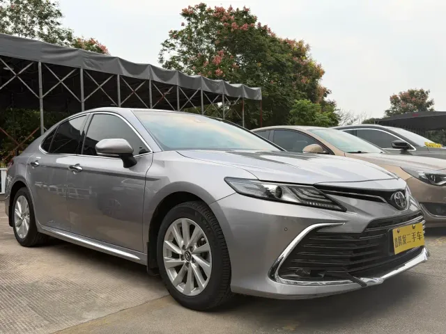 Toyota Camry — Фото автомобиля 3