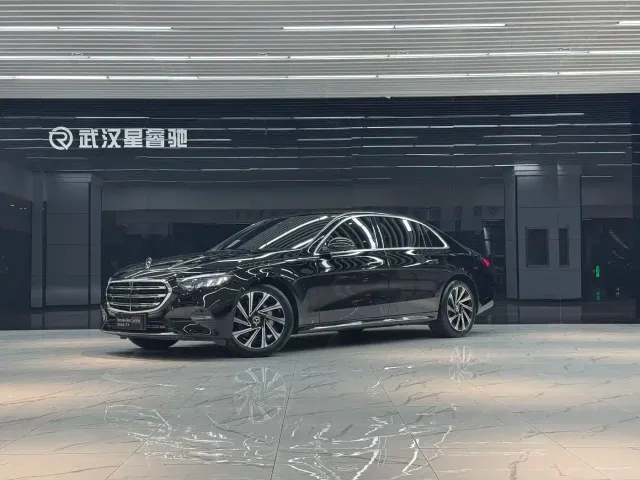 Фотография автомобиля — Mercedes-Benz E-Class