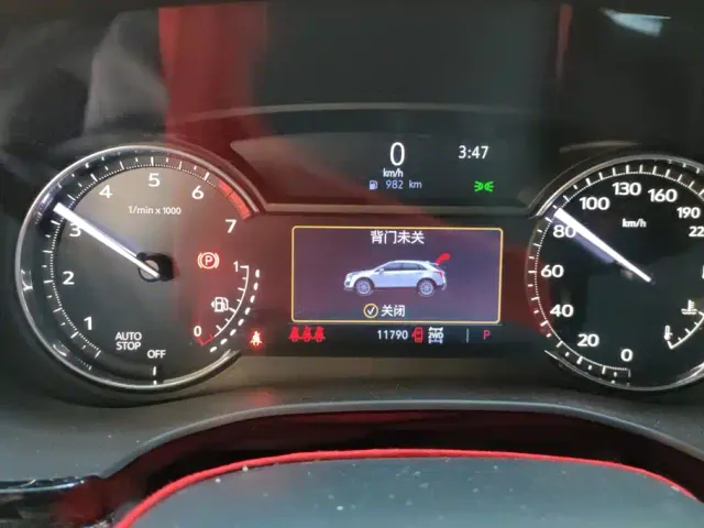Cadillac XT5 — Фото автомобиля 14