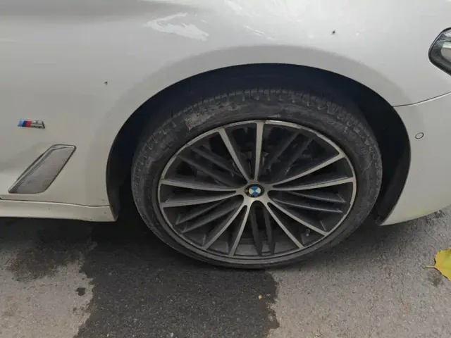 BMW 5 Series — Фото автомобиля 6