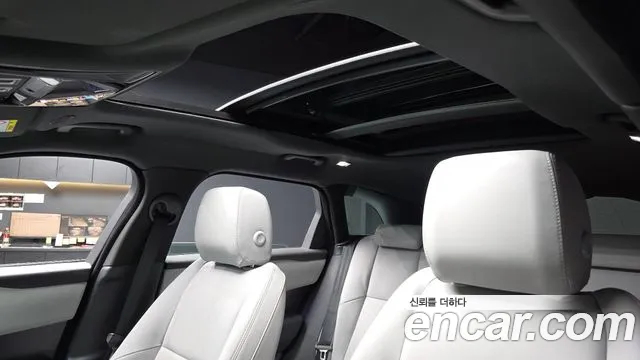 Land Rover Range Rover Velar — Фото автомобиля 24