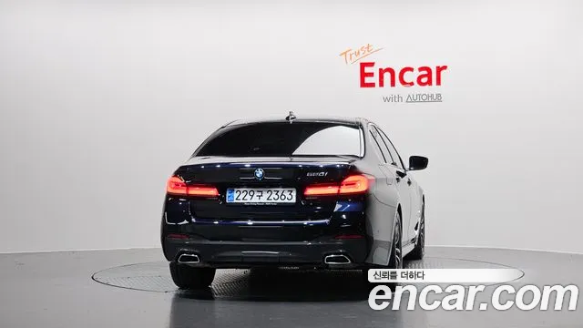 BMW 5-Series — Фото автомобиля 4