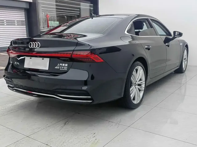 Audi A7L — Фото автомобиля 15
