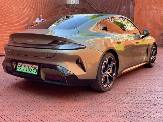 Xiaomi SU7 — Фото автомобиля 7