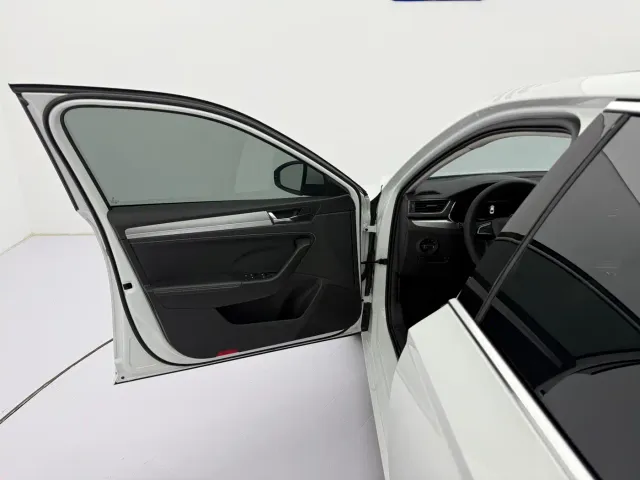 Skoda Superb — Фото автомобиля 21