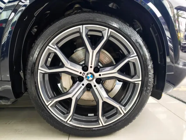 BMW X5 — Фото автомобиля 13