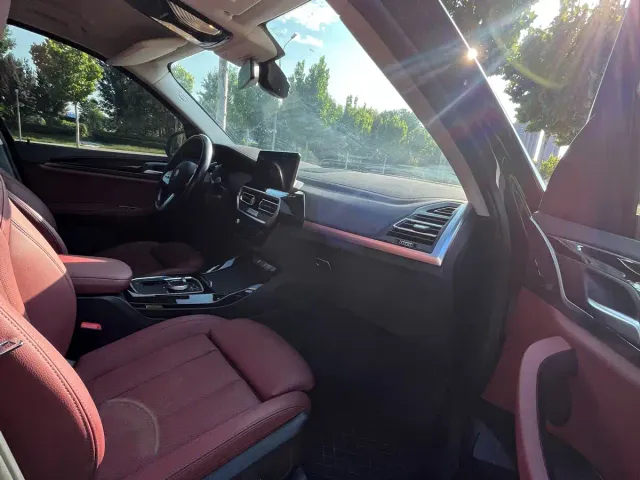 BMW iX3 — Фото автомобиля 6
