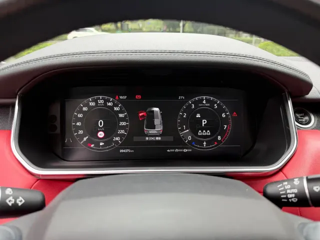 Land Rover Range Rover Sport — Фото автомобиля 10