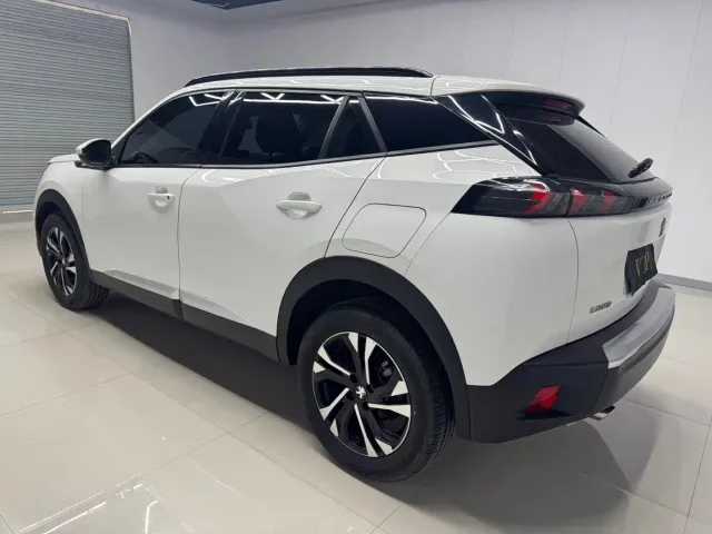Peugeot 2008 — Фото автомобиля 4