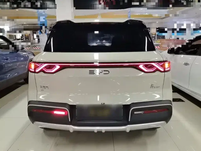 BYD Yuan UP — Фото автомобиля 5