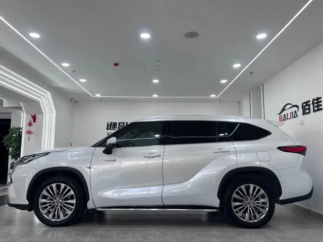 Toyota Highlander — Фото автомобиля 4