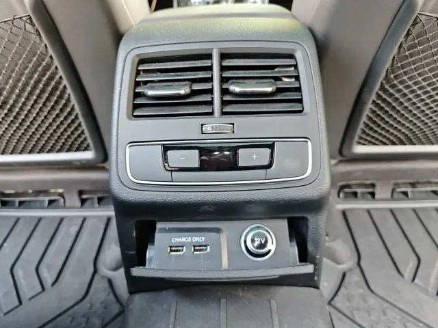 Audi A4L — Фото автомобиля 14