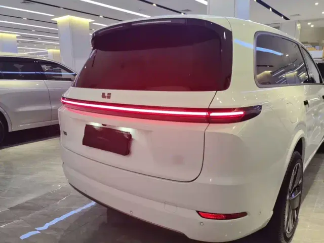 Li Auto L9 — Фото автомобиля 3