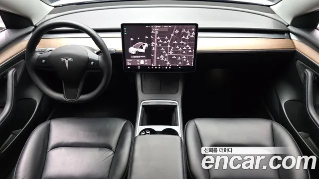 Tesla Model 3 — Фото автомобиля 7