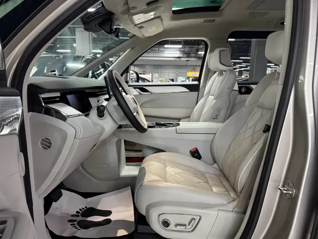 Volvo EM90 — Фото автомобиля 8