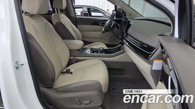 Kia Carnival Generation 4 — Фото автомобиля 17