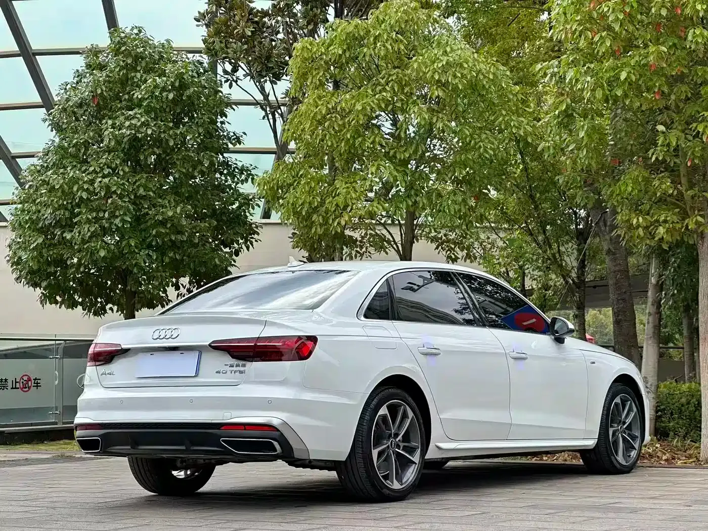 Audi Audi A4L 2022 40 TFSI Fashion Dynamic — Фото автомобиля 9