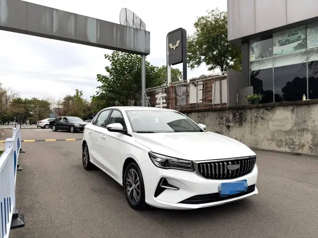 Geely Emgrand — Фото автомобиля 3