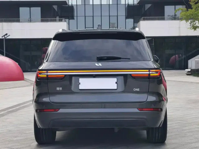 Li Auto ONE — Фото автомобиля 6